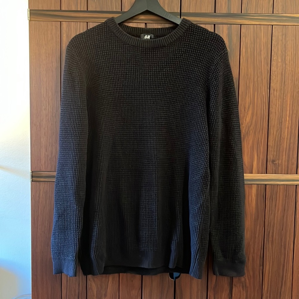 H&M Black Waffle Sweater M